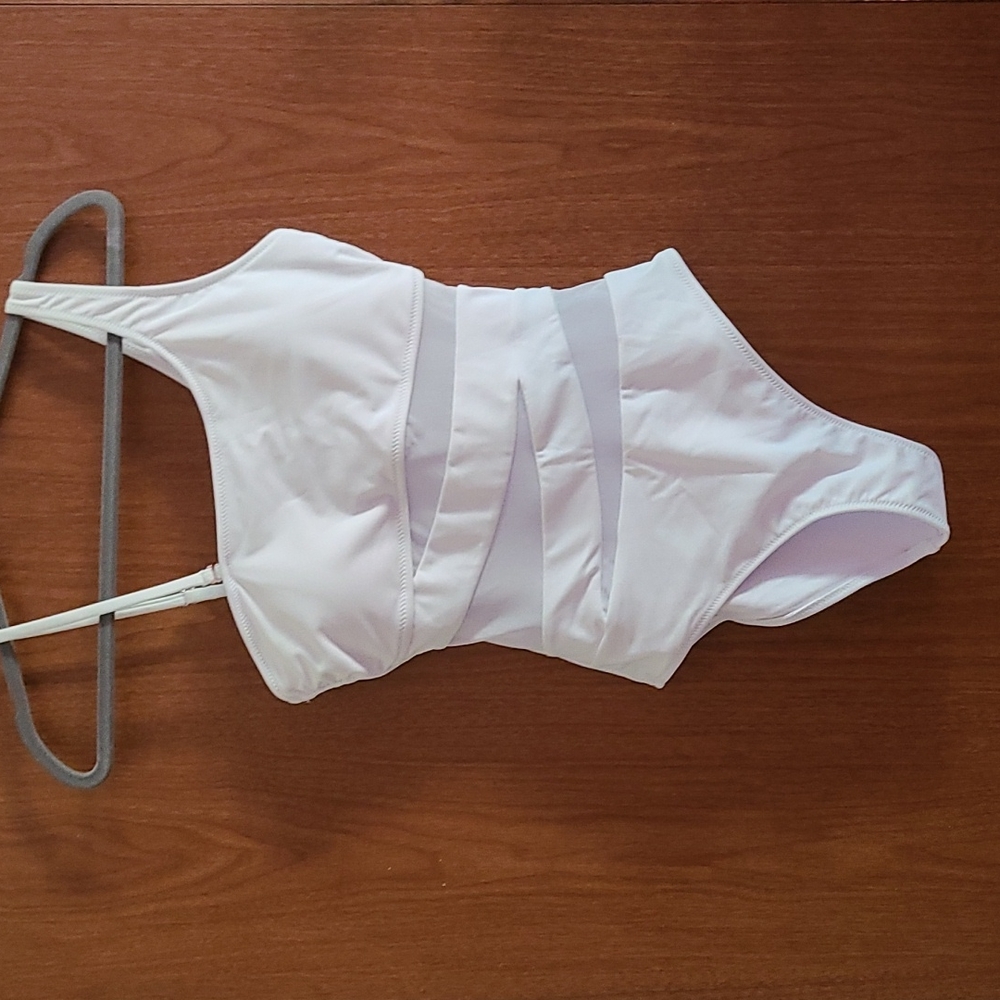 One pice white bikini